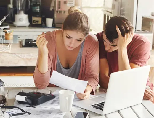 Un couple souhaite faire des économies d'énergie sur ses factures